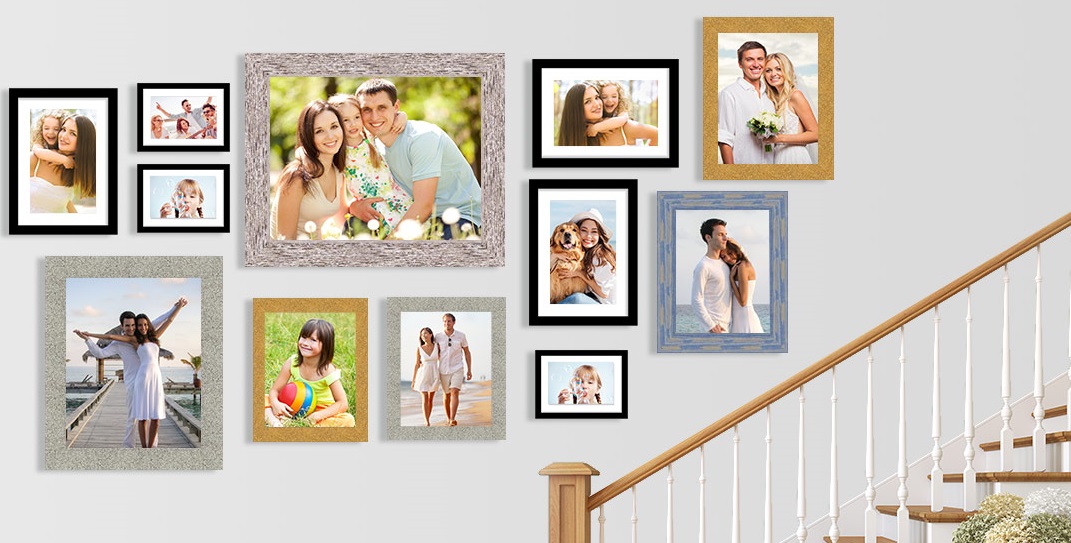 How to Stick a Picture on a Wall Without Damaging It