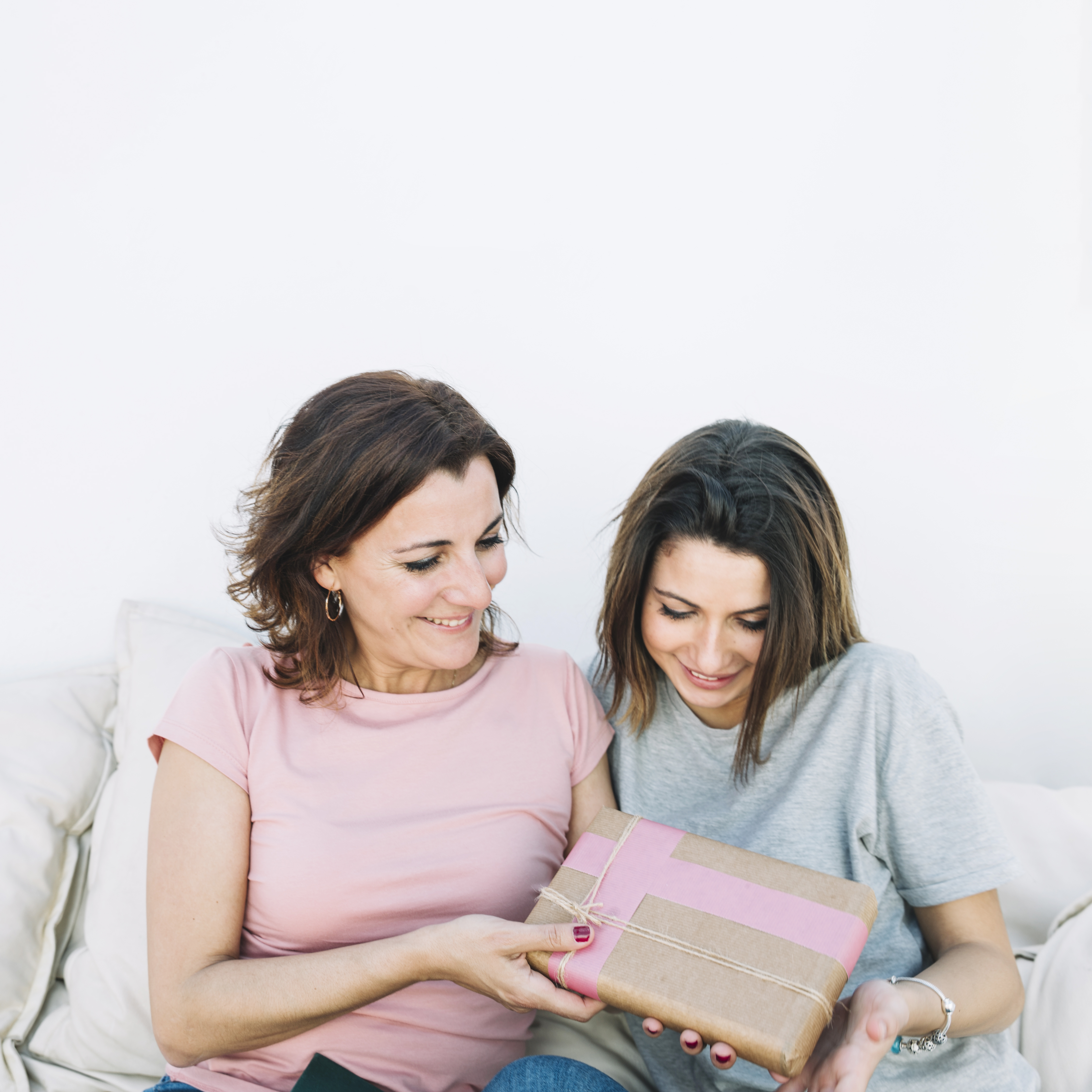How To Select the Ultimate Women's Day Gift? How To Select the Ultimate Women's Day Gift?