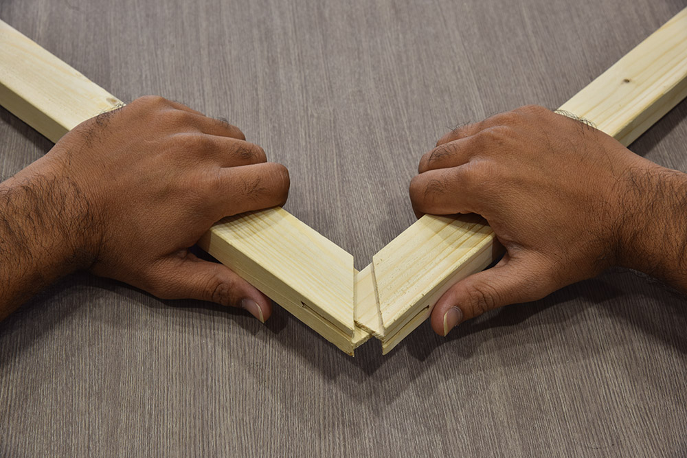 How to Stretch a Canvas Print Over a Frame