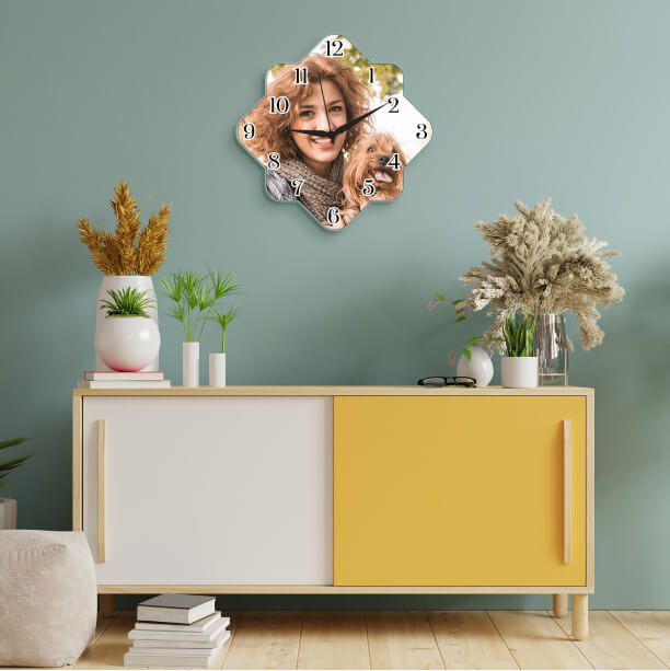 Circle wall clock