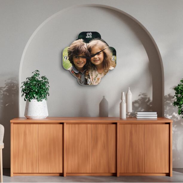 Circle wall clock